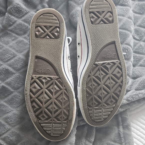 Converse White and Red Kids Sneakers - Picture 3 of 5